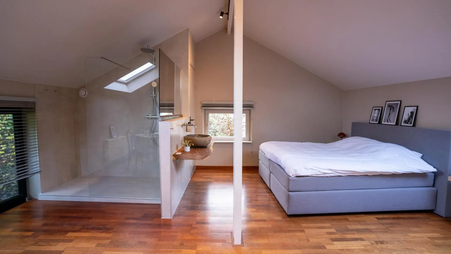 ברח אן טרבלייט Boutique Hotel Loulou לינה וארוחת בוקר