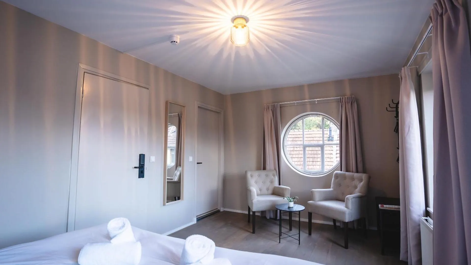 ברח אן טרבלייט Boutique Hotel Loulou