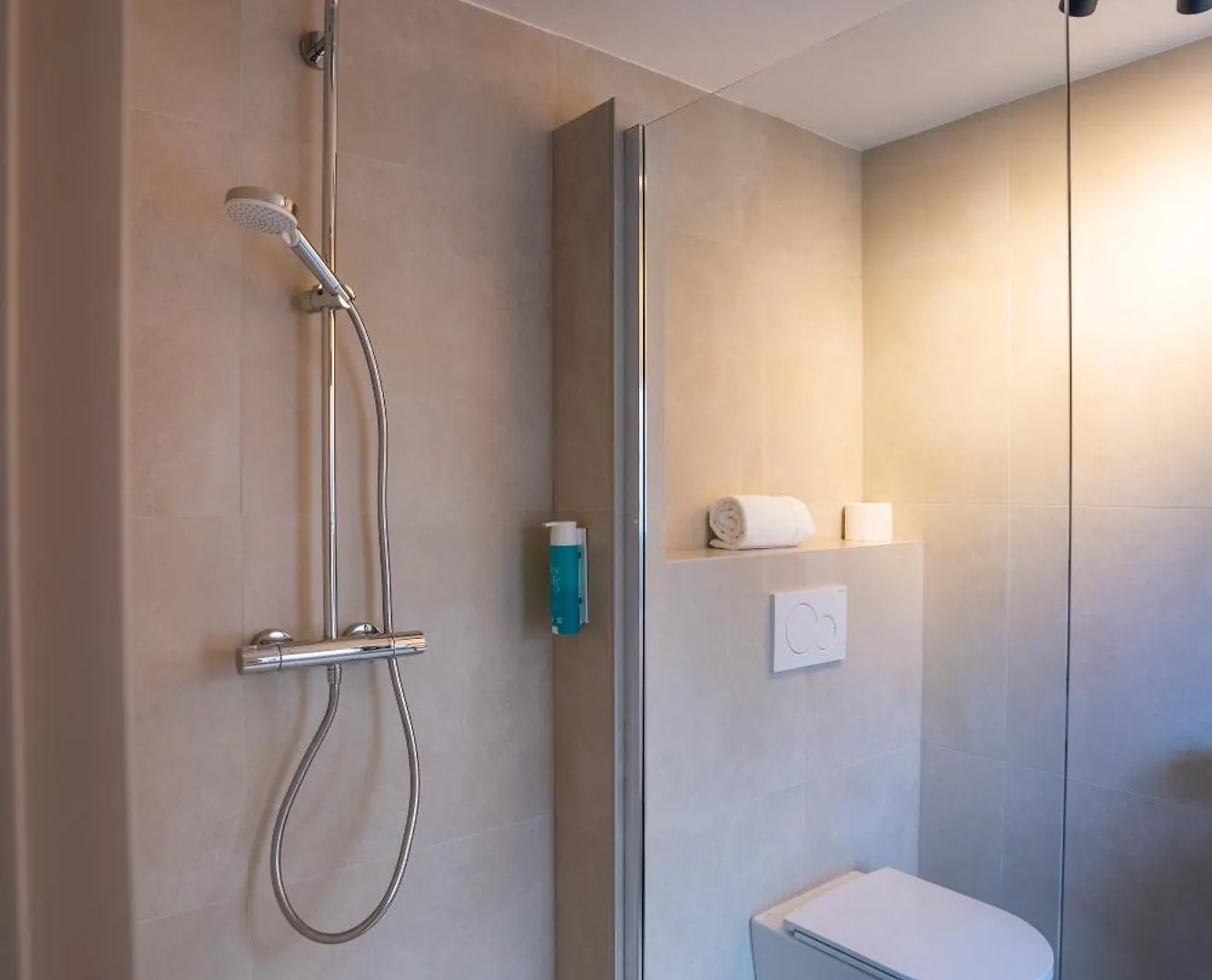 לינה וארוחת בוקר ברח אן טרבלייט Boutique Hotel Loulou