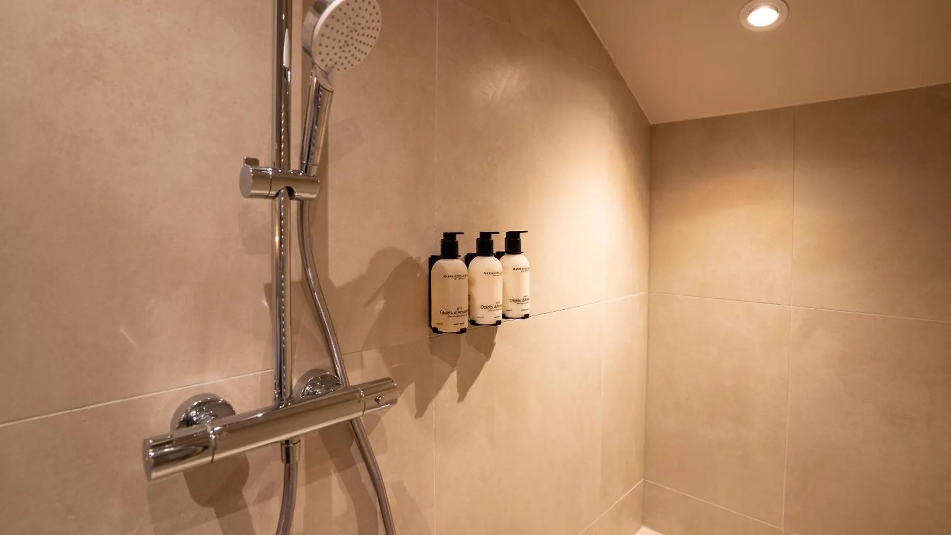 ברח אן טרבלייט Boutique Hotel Loulou 2*, ברח אן טרבלייט