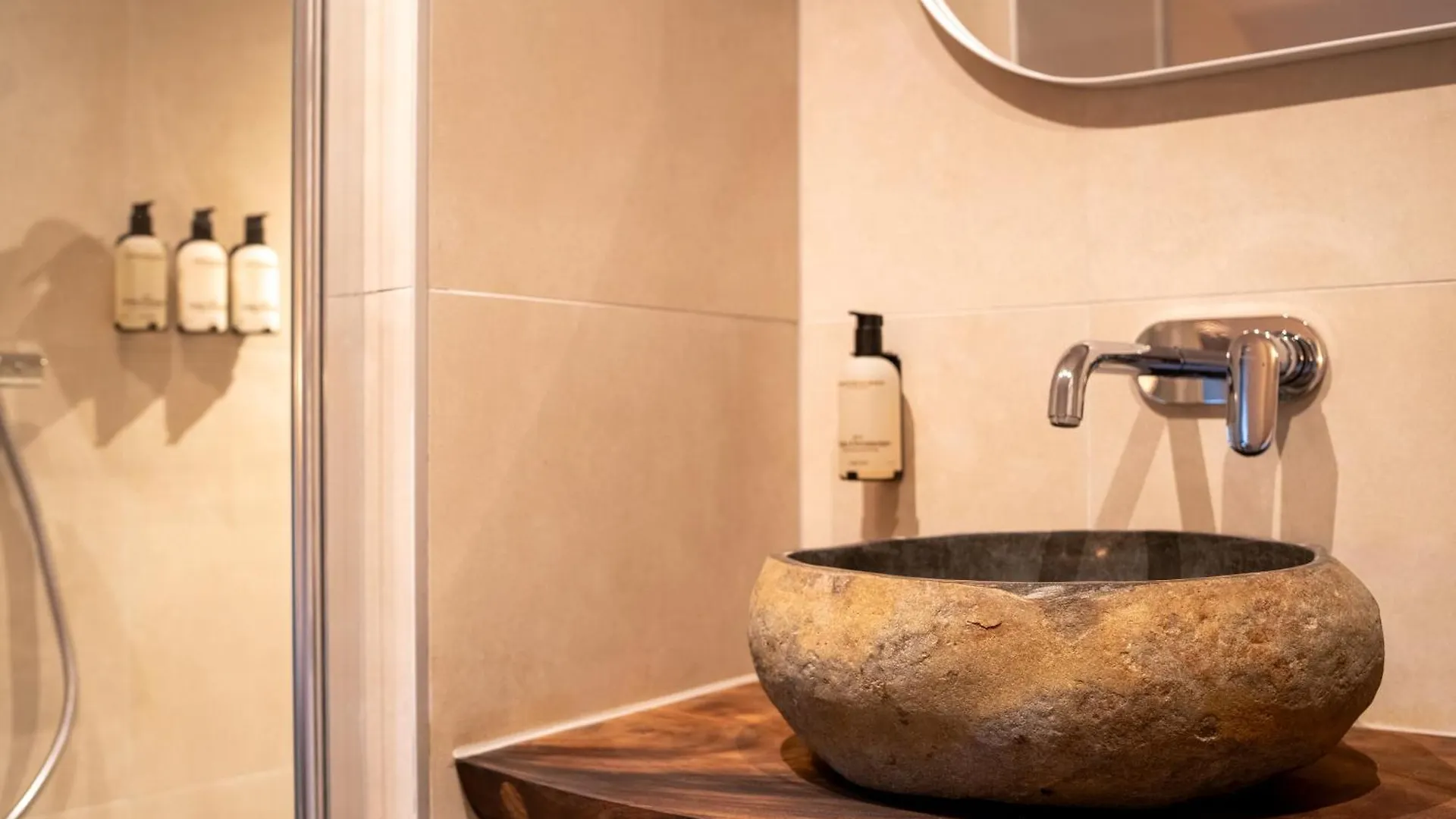 ** לינה וארוחת בוקר ברח אן טרבלייט Boutique Hotel Loulou הולנד