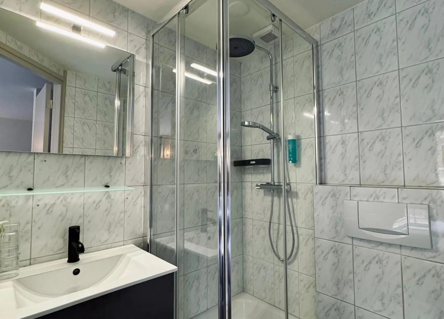 לינה וארוחת בוקר ברח אן טרבלייט Boutique Hotel Loulou